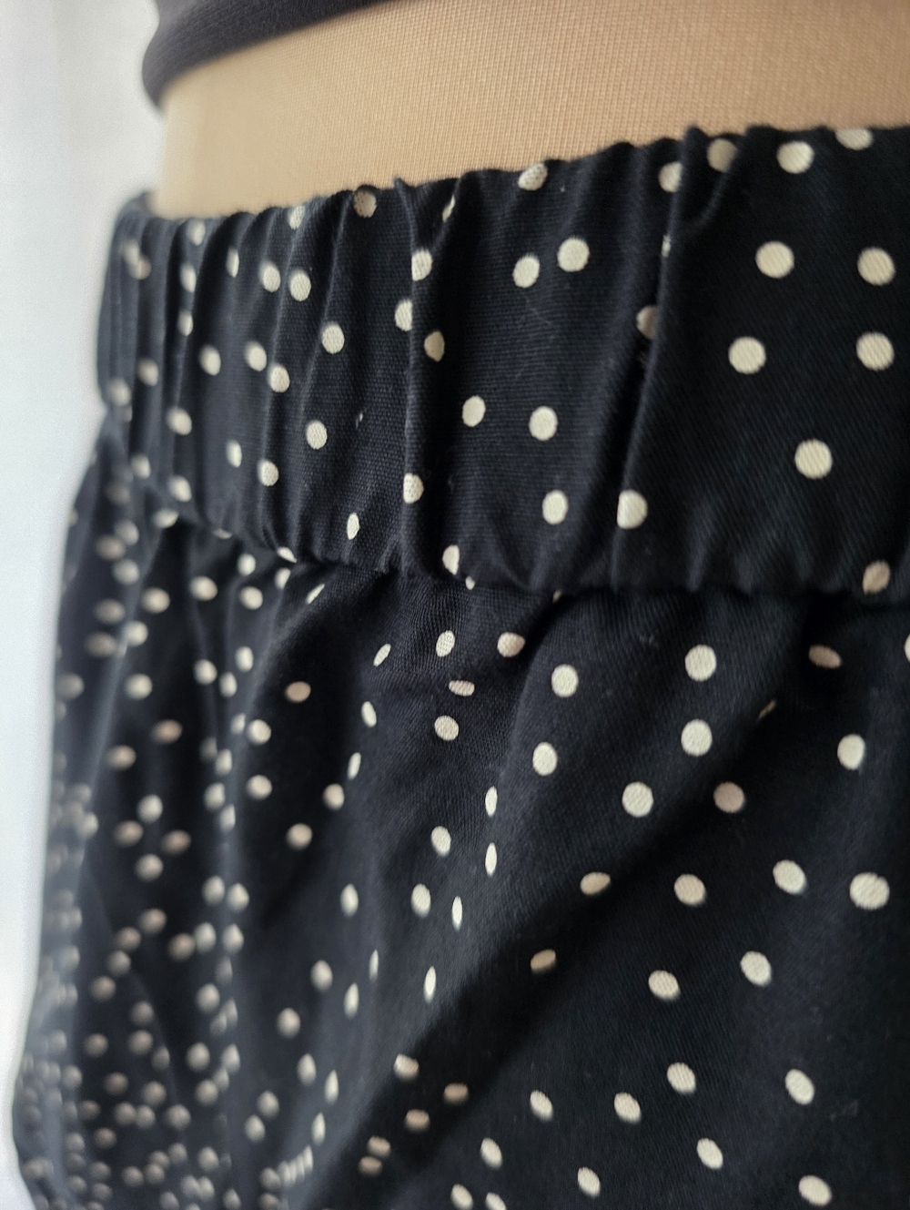 Madewell Black with Cream Polka Dot Drapey Pull-On Shorts - Size Medium - Picture 5 of 12